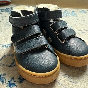 Veja ❄️ Toddler Faux Sherpa-Lined Boots